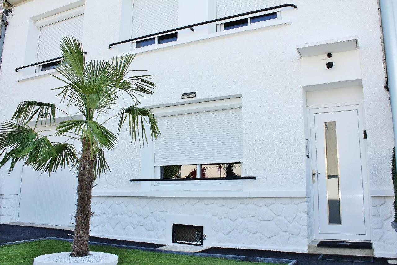 The White Home Broadway Love Room Chateauroux Exterior photo