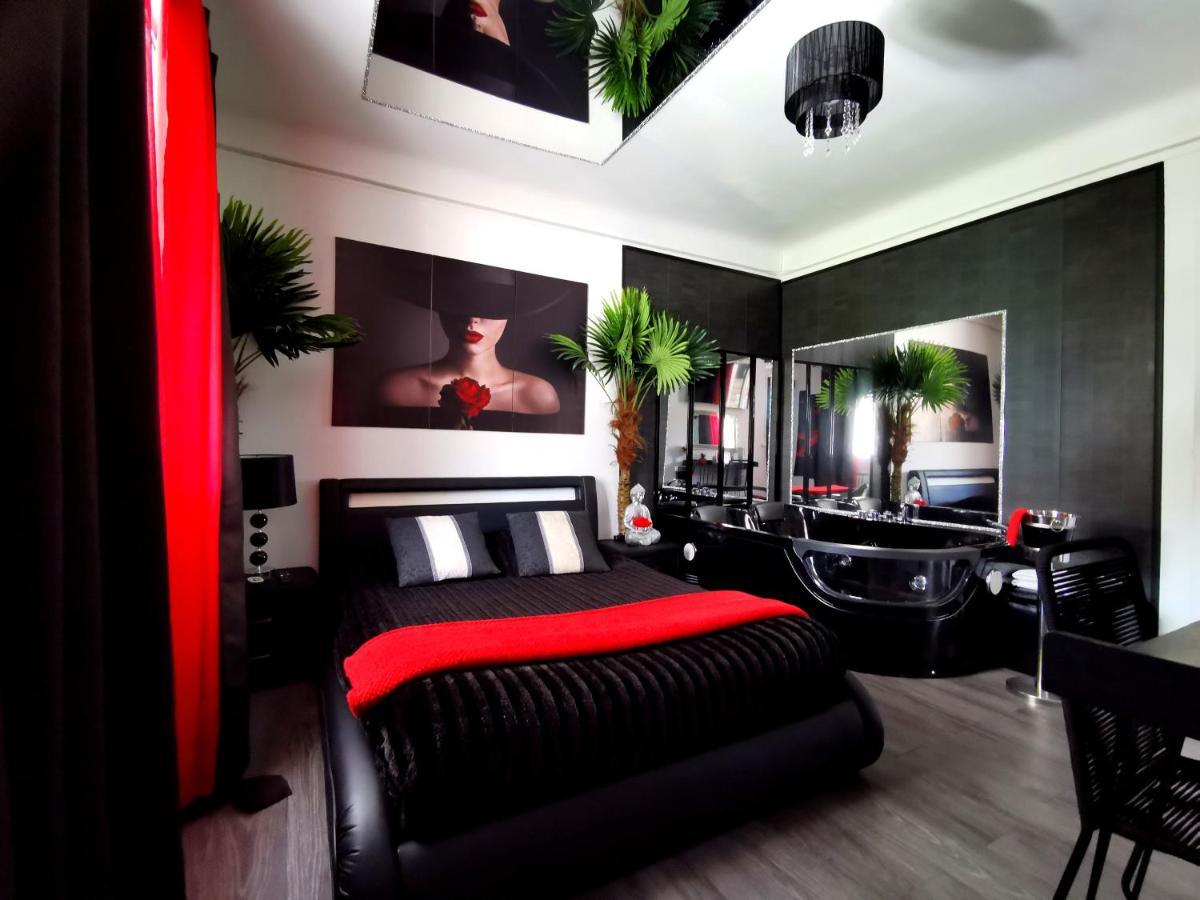 The White Home Broadway Love Room Chateauroux Exterior photo