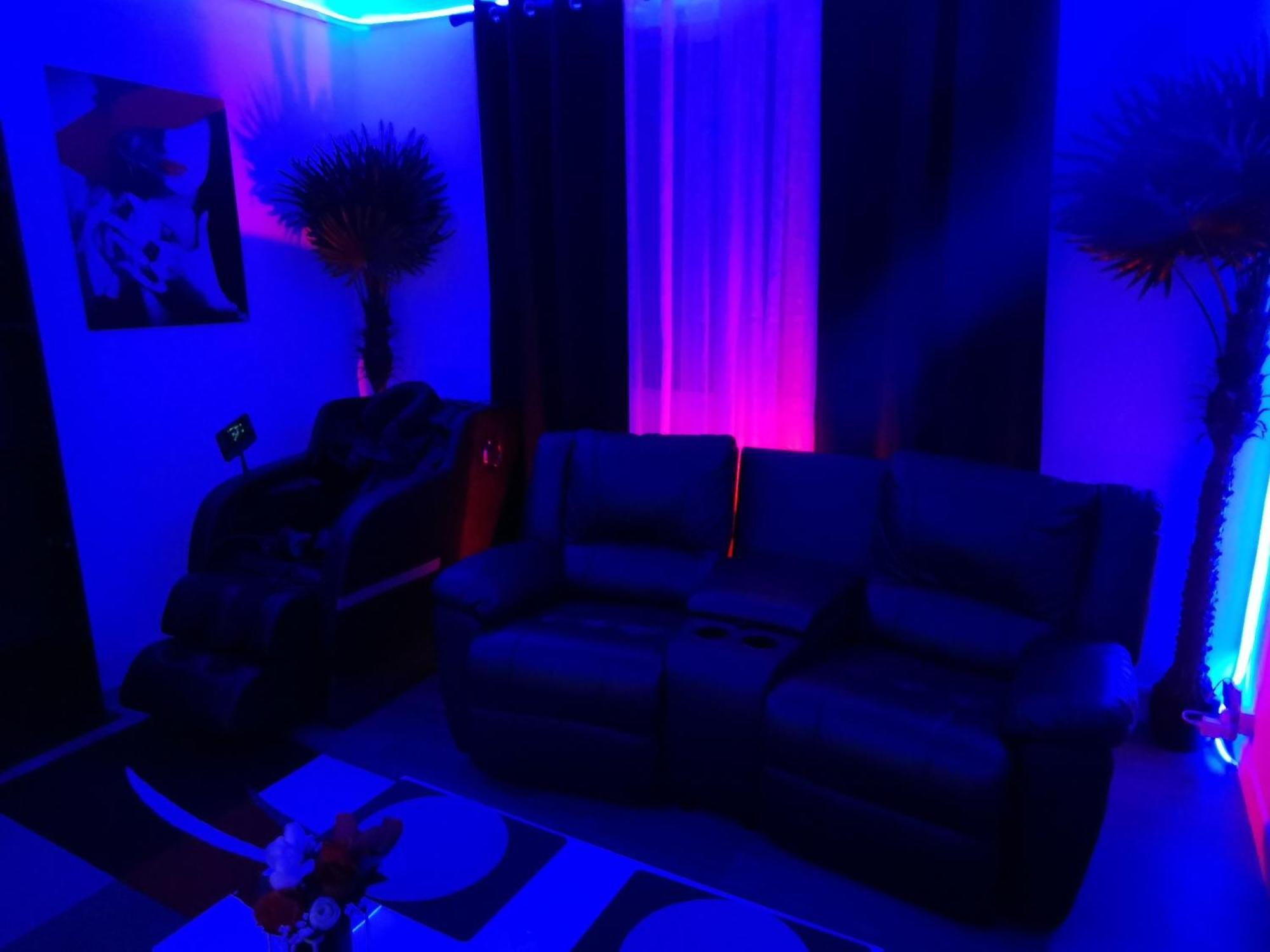 The White Home Broadway Love Room Chateauroux Exterior photo